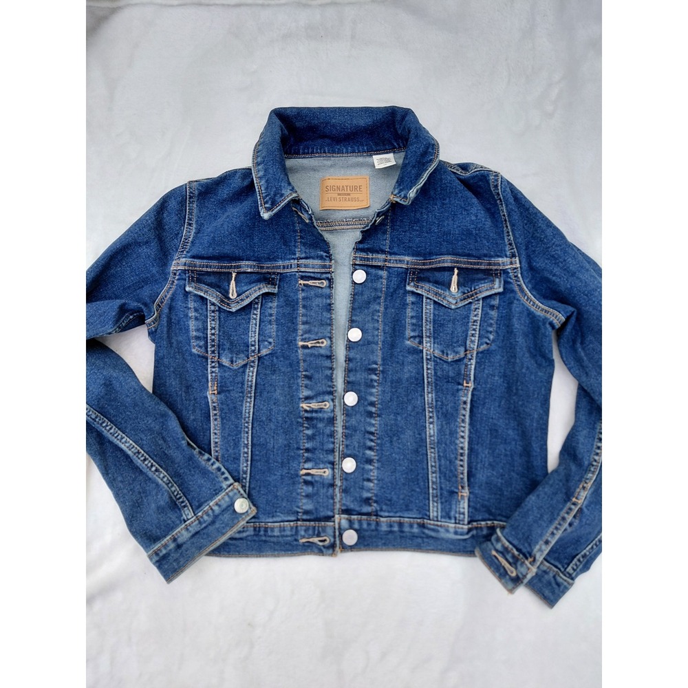 Signature by Levi Strauss Women Medium Wash Denim Trucker Jacket L 75478-0006